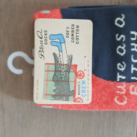 Cute as a B****y Button Crew Socks by Blue Q - Picture 4 of 12